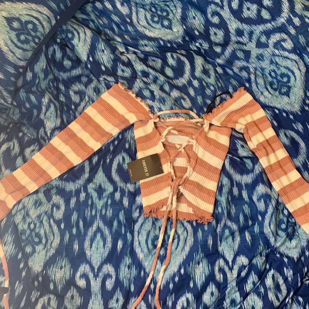 Long Sleeve Cropped Lace Top